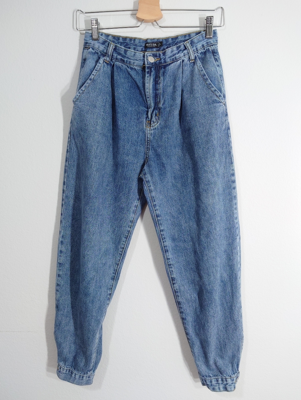 Nasty Gal High Waisted Pleated Mom Jeans Tapered Ankle Denim Blue